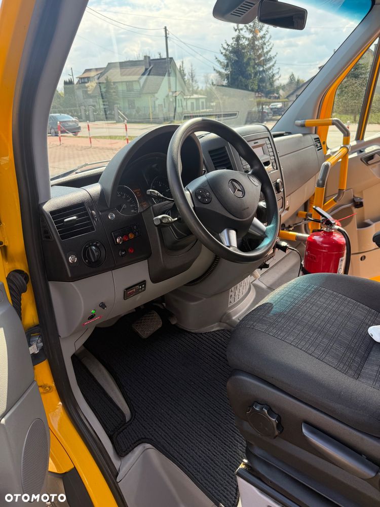 Mercedes-Benz 516 - 10