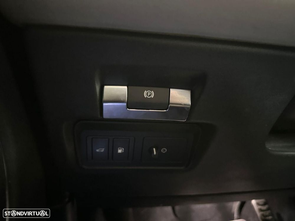 Land Rover Discovery Sport P300e R-Dynamic - 11