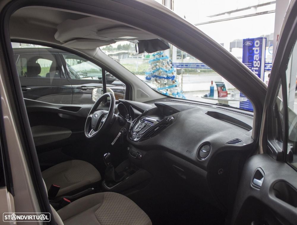Ford Tourneo Courier 1.0 EcoBoost Titanium - 11