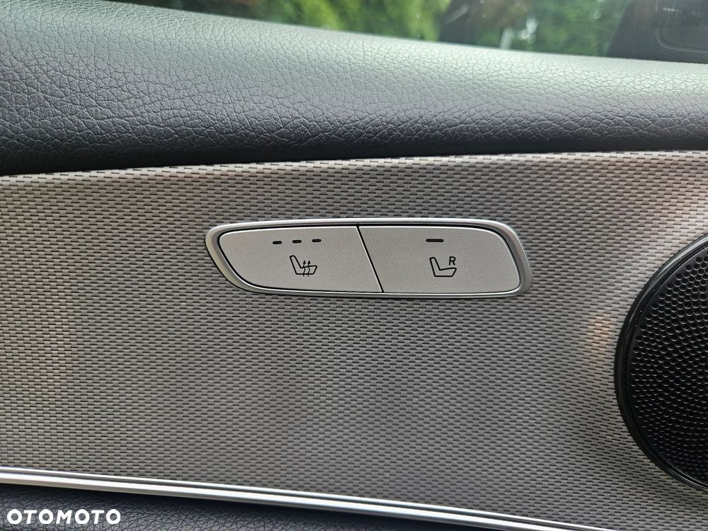 Mercedes-Benz Klasa E 200 4-Matic 9G-TRONIC - 21
