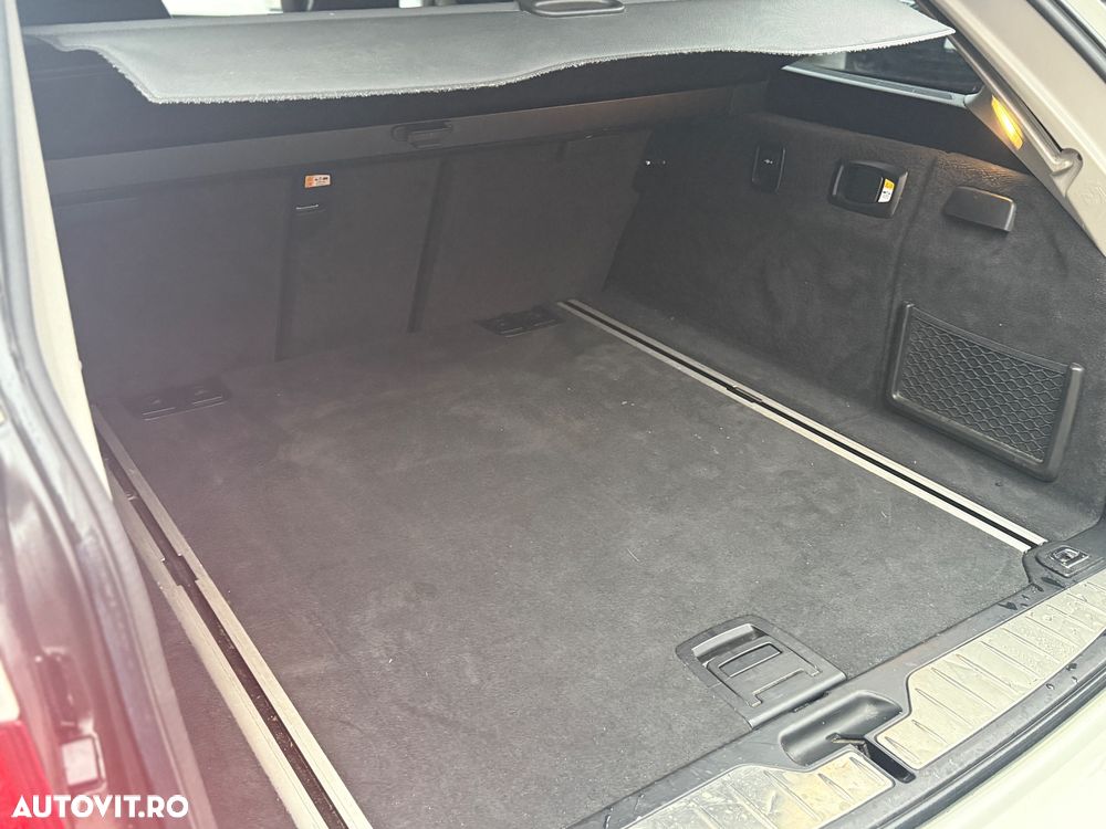 BMW Seria 5 525d xDrive Touring Aut. - 23