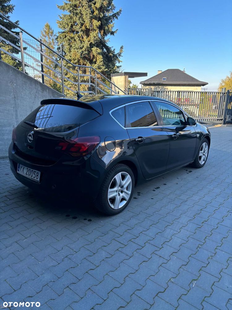 Opel Astra 2009 photo 3