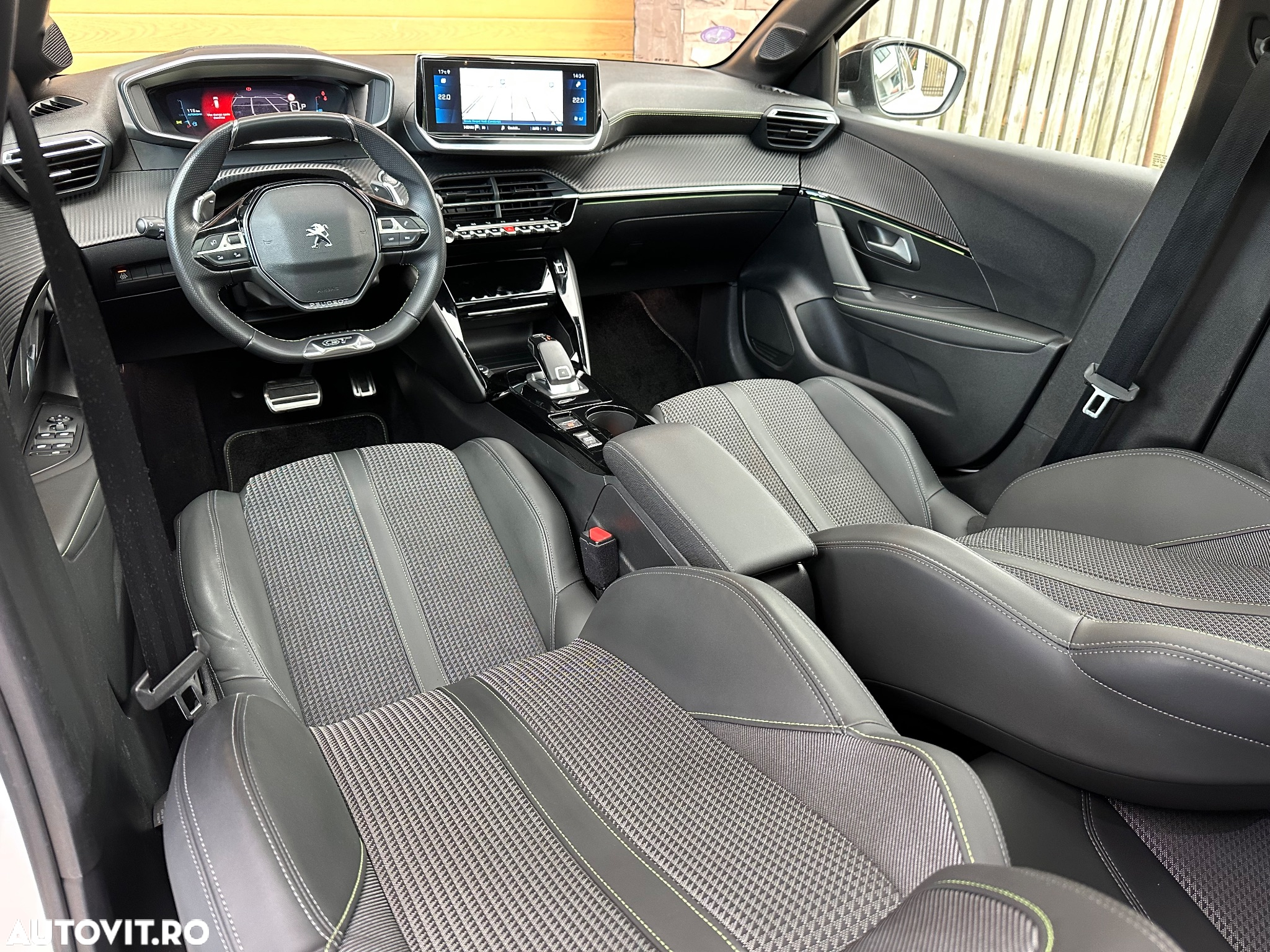 Peugeot 208 PureTech 130 EAT8 GT - 9