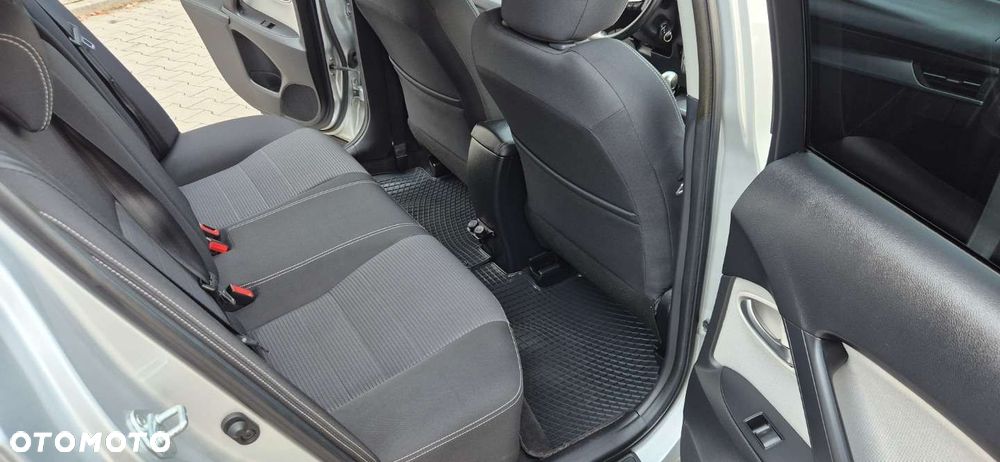 Toyota Avensis 2.0 D-4D Prestige - 17
