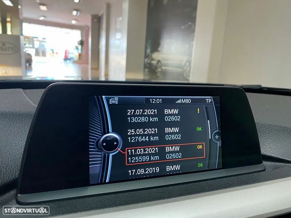 BMW 318 d Auto Exclusive - 24