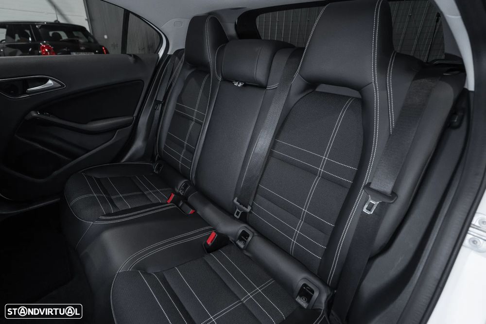 Mercedes-Benz A 160 d Urban - 12