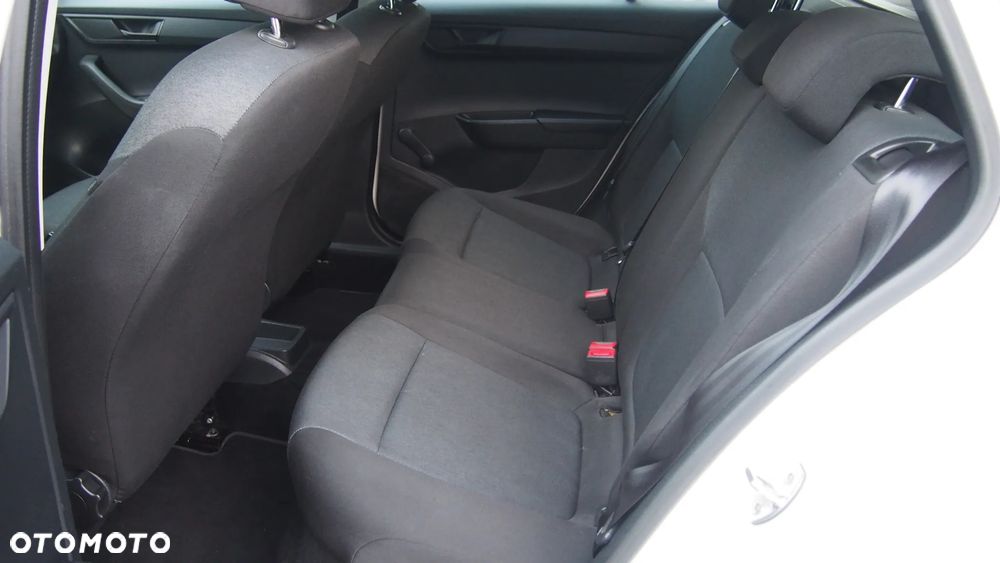 Skoda Fabia 1.0 MPI Active - 22