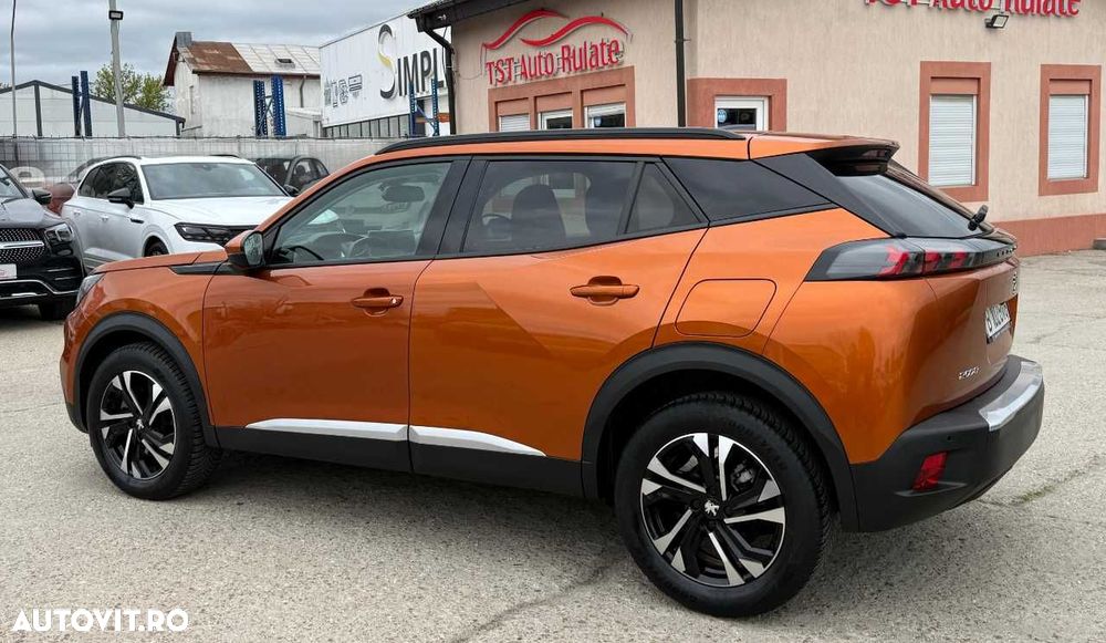 Peugeot 2008 1.5 BlueHDI 130 S&S EAT8 Allure - 6