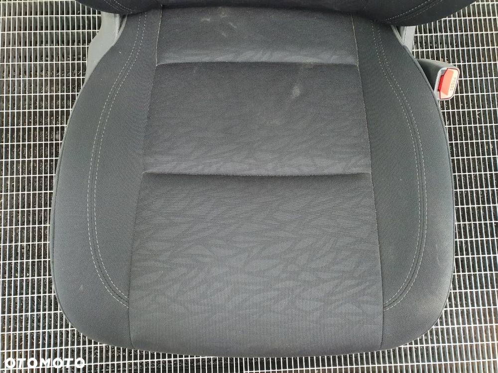 FOTEL PRZÓD PRZEDNI PRAWY PASAŻERA HYUNDAI IX20 LIFT EU - 2