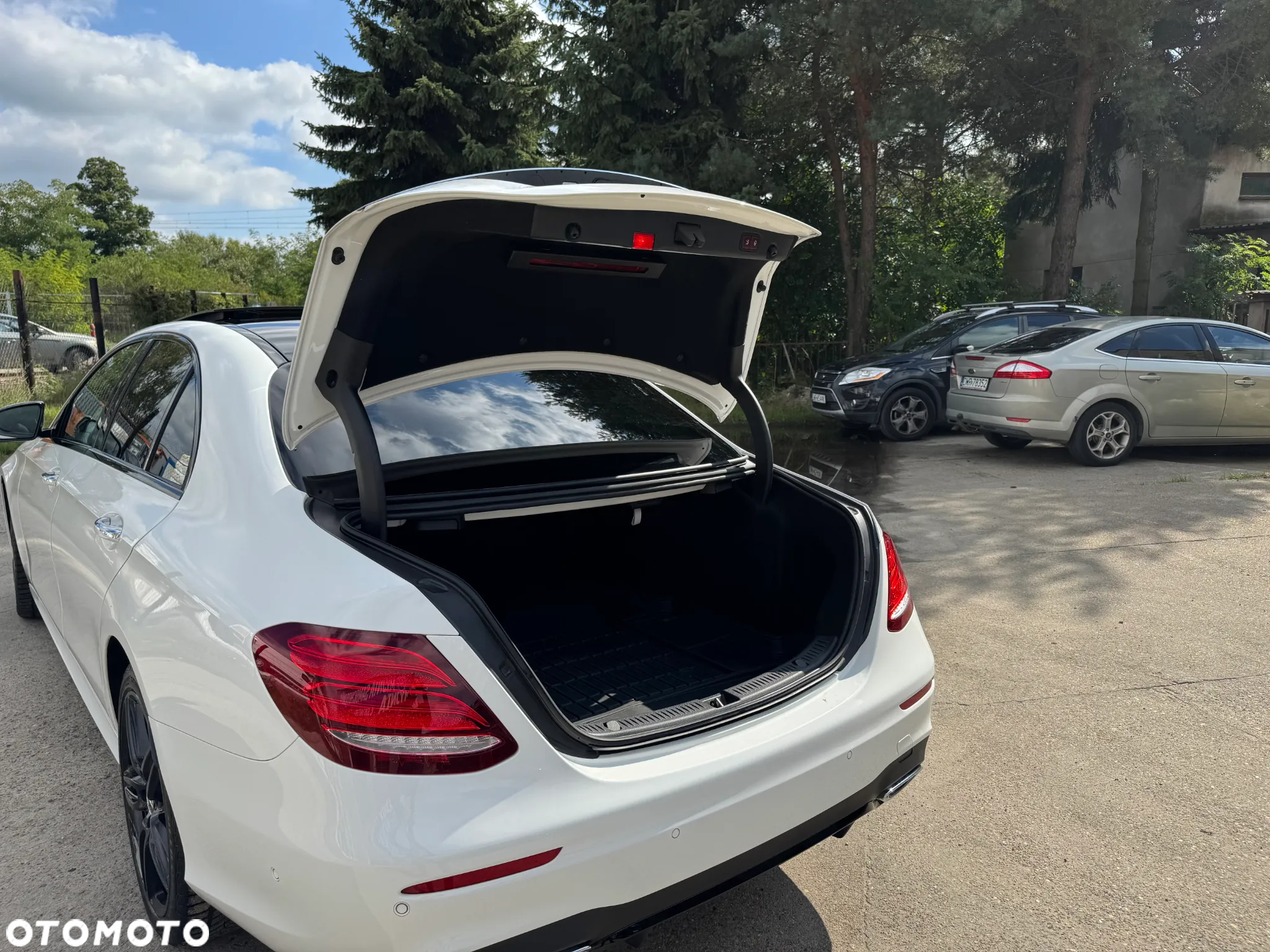 Mercedes-Benz Klasa E 220 d 4-Matic Business Edition 9G-TRONIC - 13