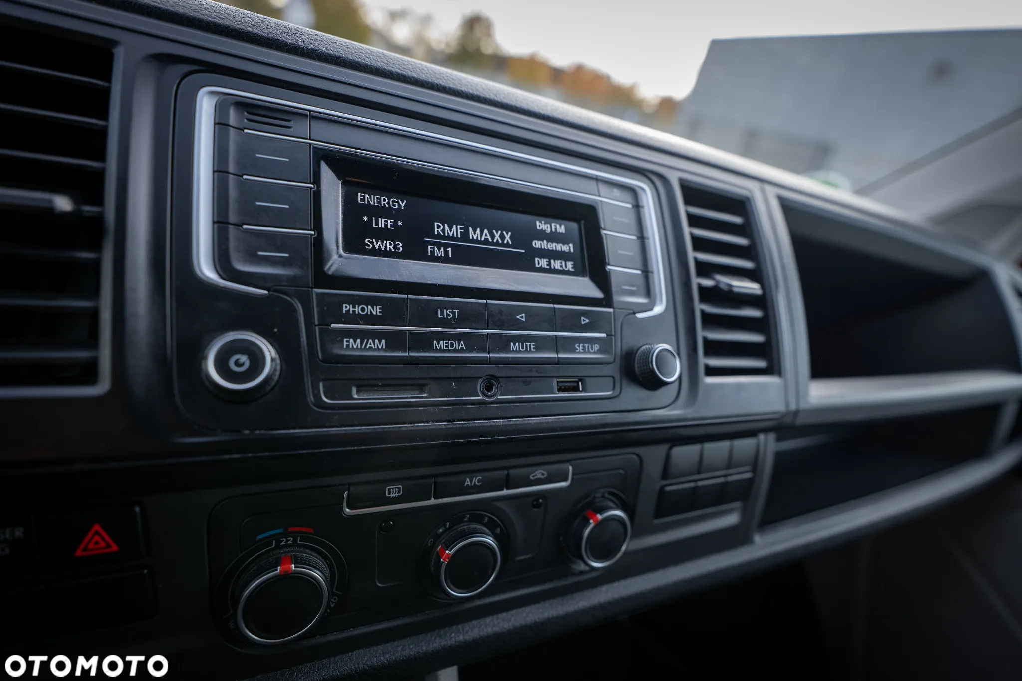 Volkswagen Transporter - 16