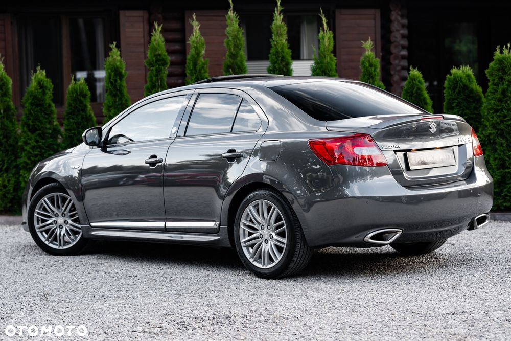 Suzuki Kizashi 2.4 4x4 CVT Sport - 10