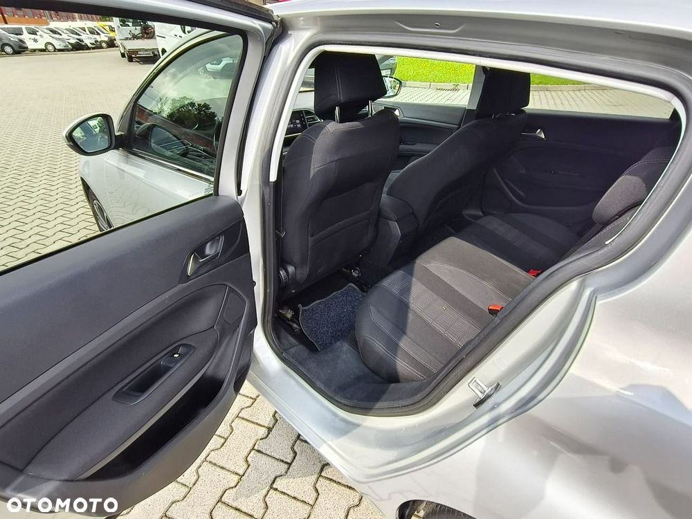Peugeot 308 - 23