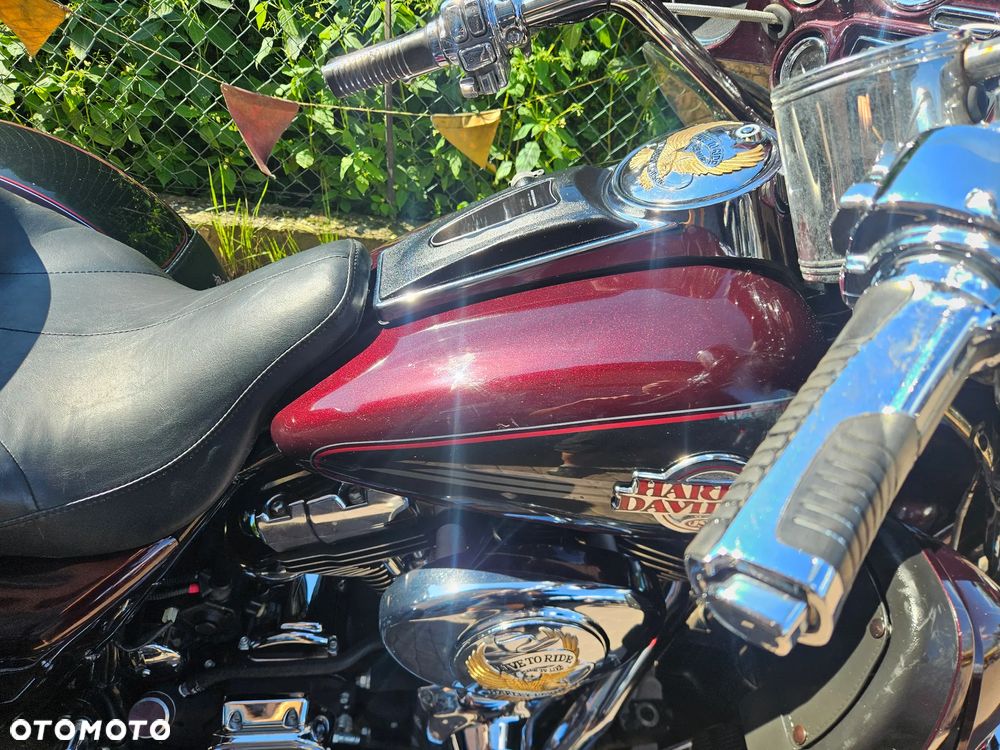 Harley-Davidson FLH Electra Glide - 27