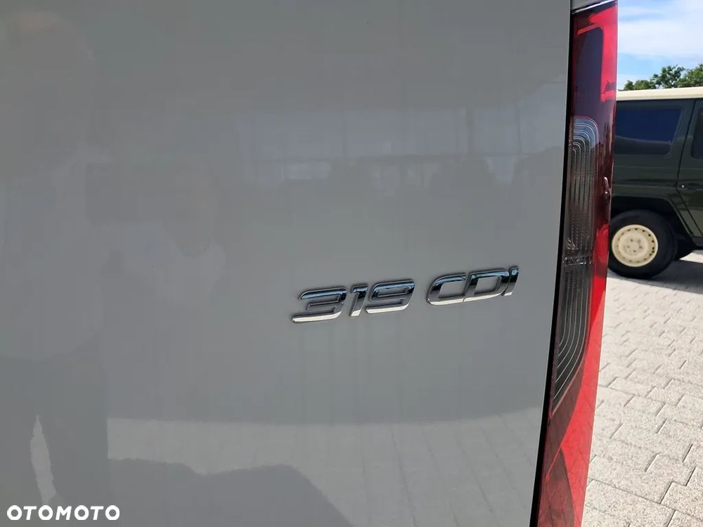 Mercedes-Benz Sprinter - 12