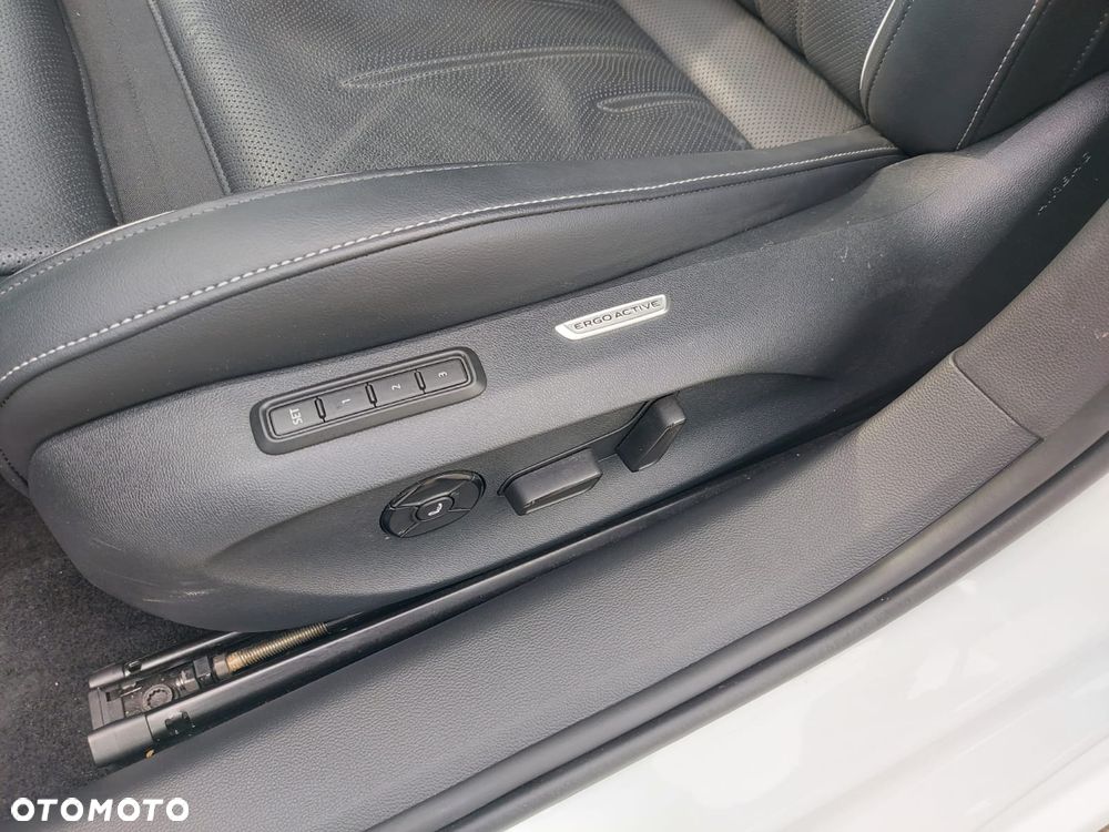 Volkswagen Passat 2.0 TDI Elegance DSG - 24