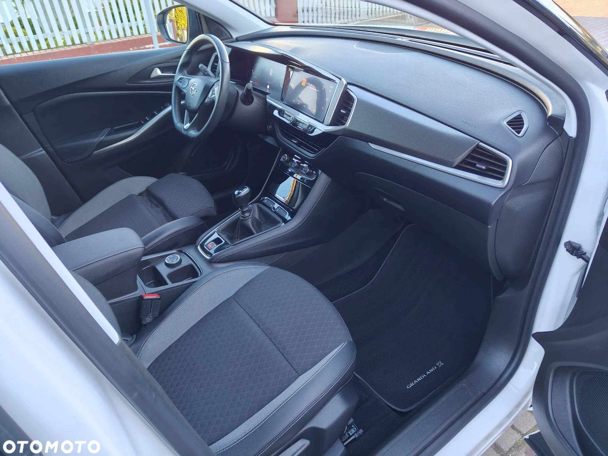 Opel Grandland 1.2 T Business Edition S&S - 9