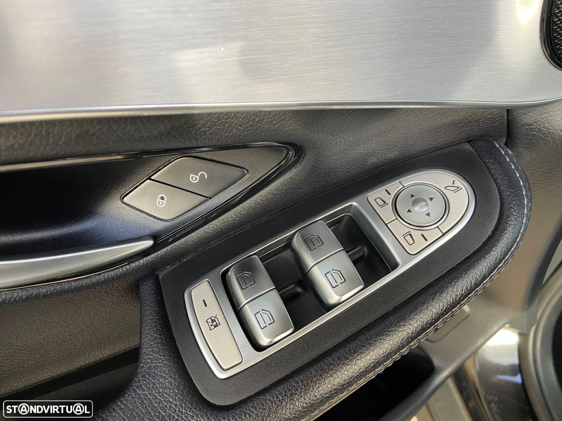 Mercedes-Benz GLC 220 d 4Matic 9G-TRONIC AMG Line - 11