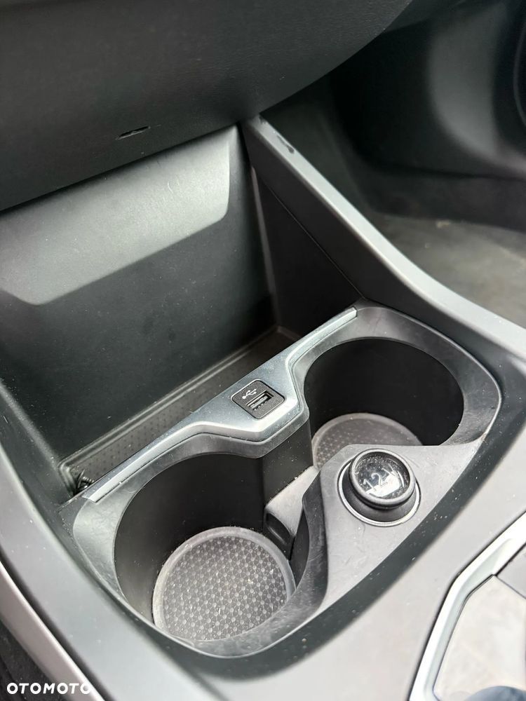 BMW Seria 2 216d - 18