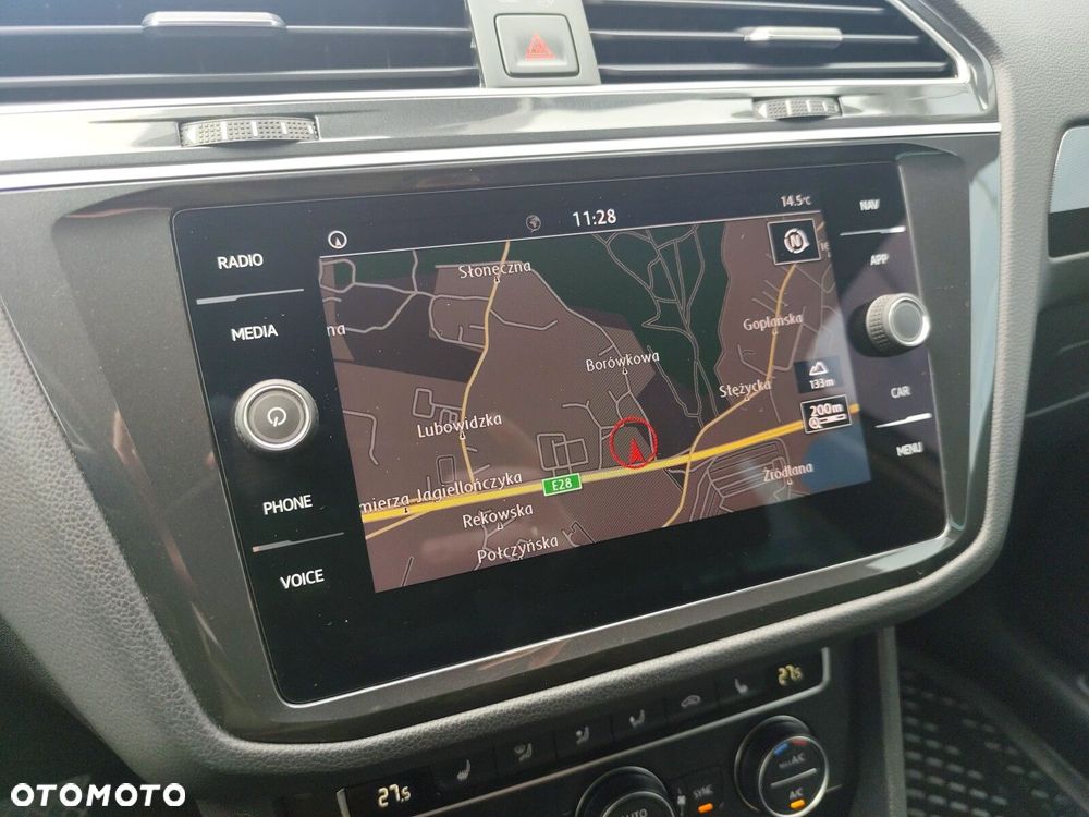 Volkswagen Tiguan - 30