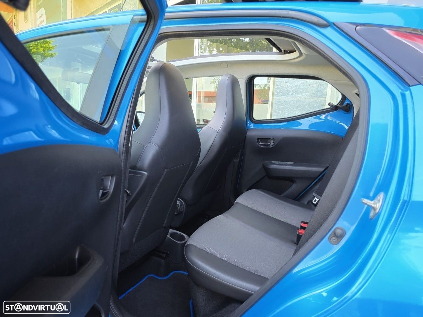 Toyota Aygo 1.0 X-Play Plus - 8