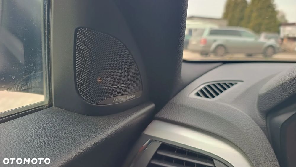 BMW Seria 2 225d M Sport - 9