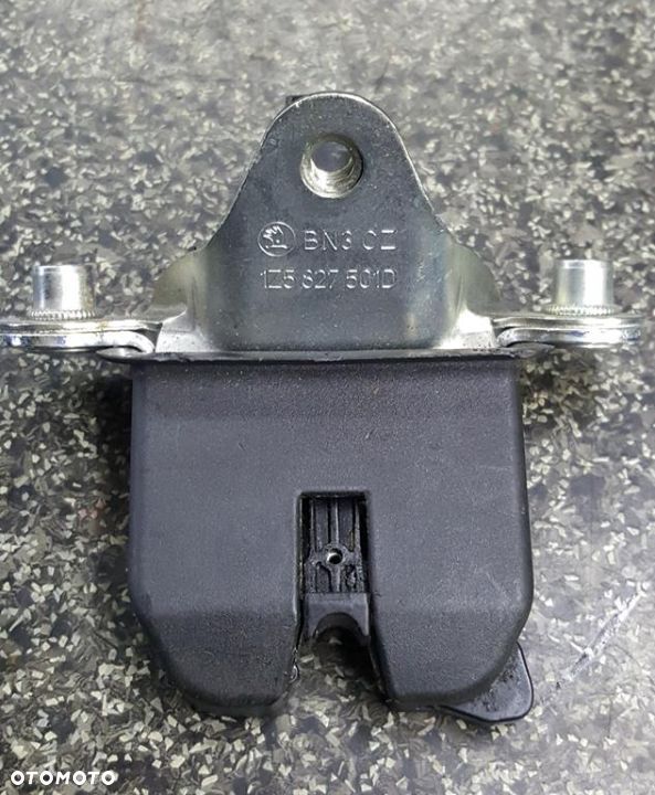 ZAMEK TYLNEJ KLAPY BAGAŻNIKA 1Z5827501D 1Z5827501C SKODA OCTAVIA 2 HB HATCHBACK WYSYŁKA !!!! - 3