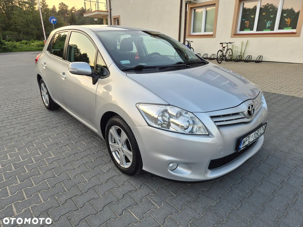 Toyota Auris 1.6 Luna - 8