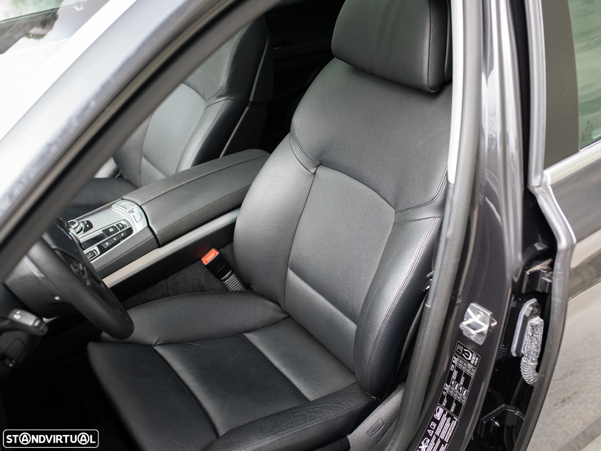 BMW 750 Li xDrive - 18