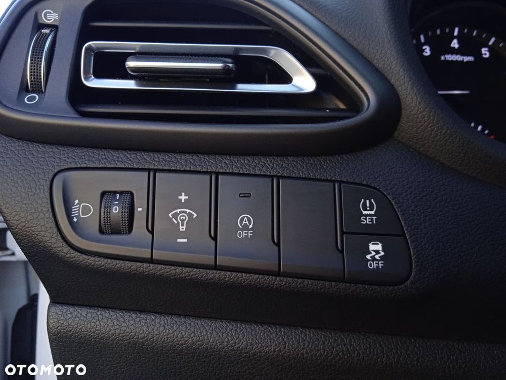 Hyundai i30 1.0 T-GDI Smart - 28