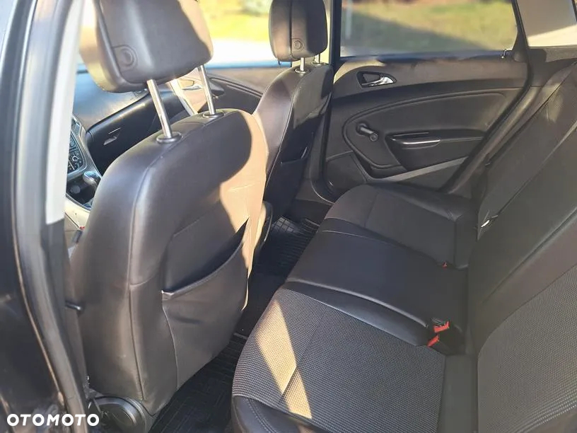 Opel Astra IV 2.0 CDTI Cosmo - 25