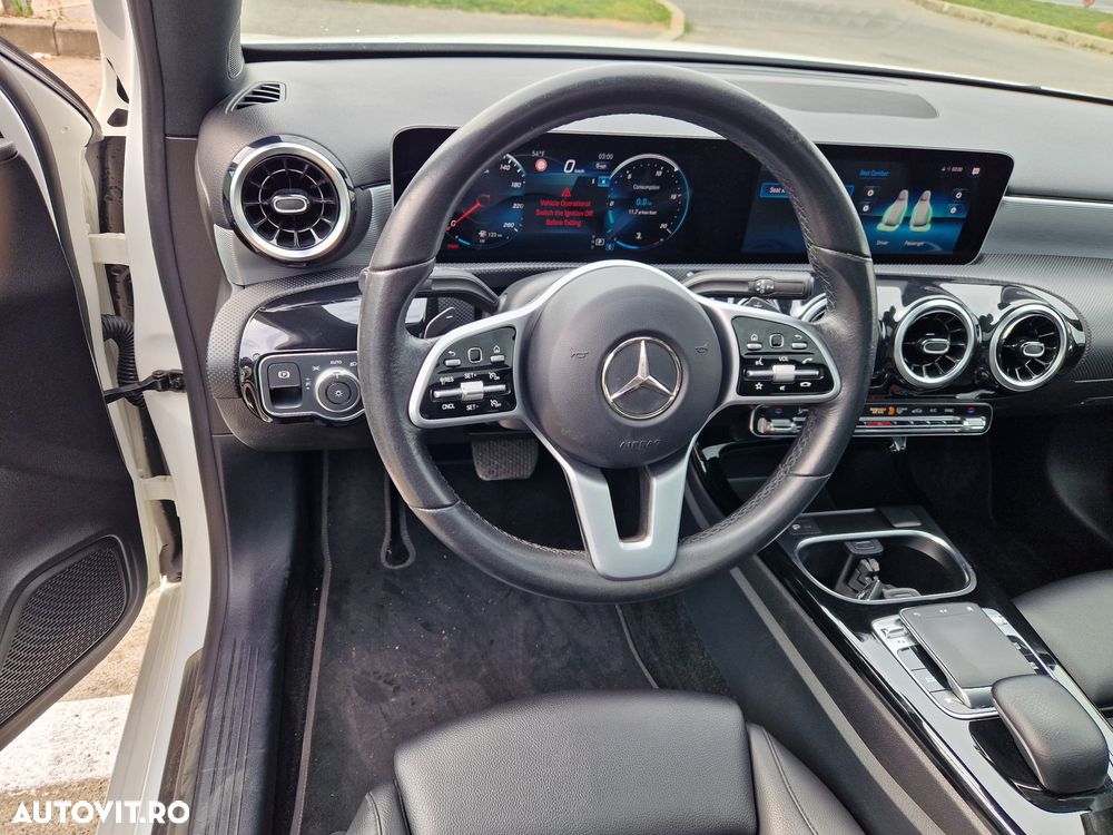 Mercedes-Benz A 220 Sedan 7G-DCT - 20