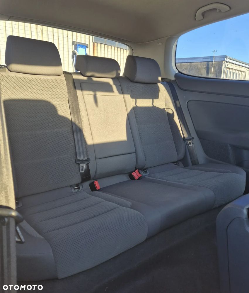 Volkswagen Golf 1.9 TDI DPF Comfortline - 11