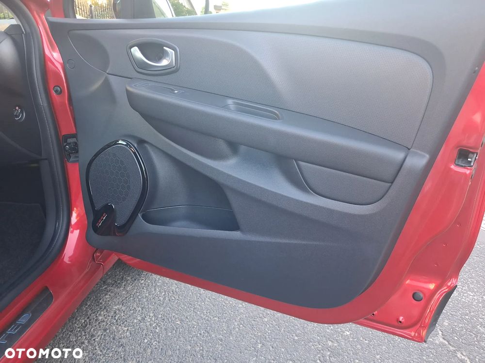 Renault Clio 1.2 16V 75 LIMITED - 10