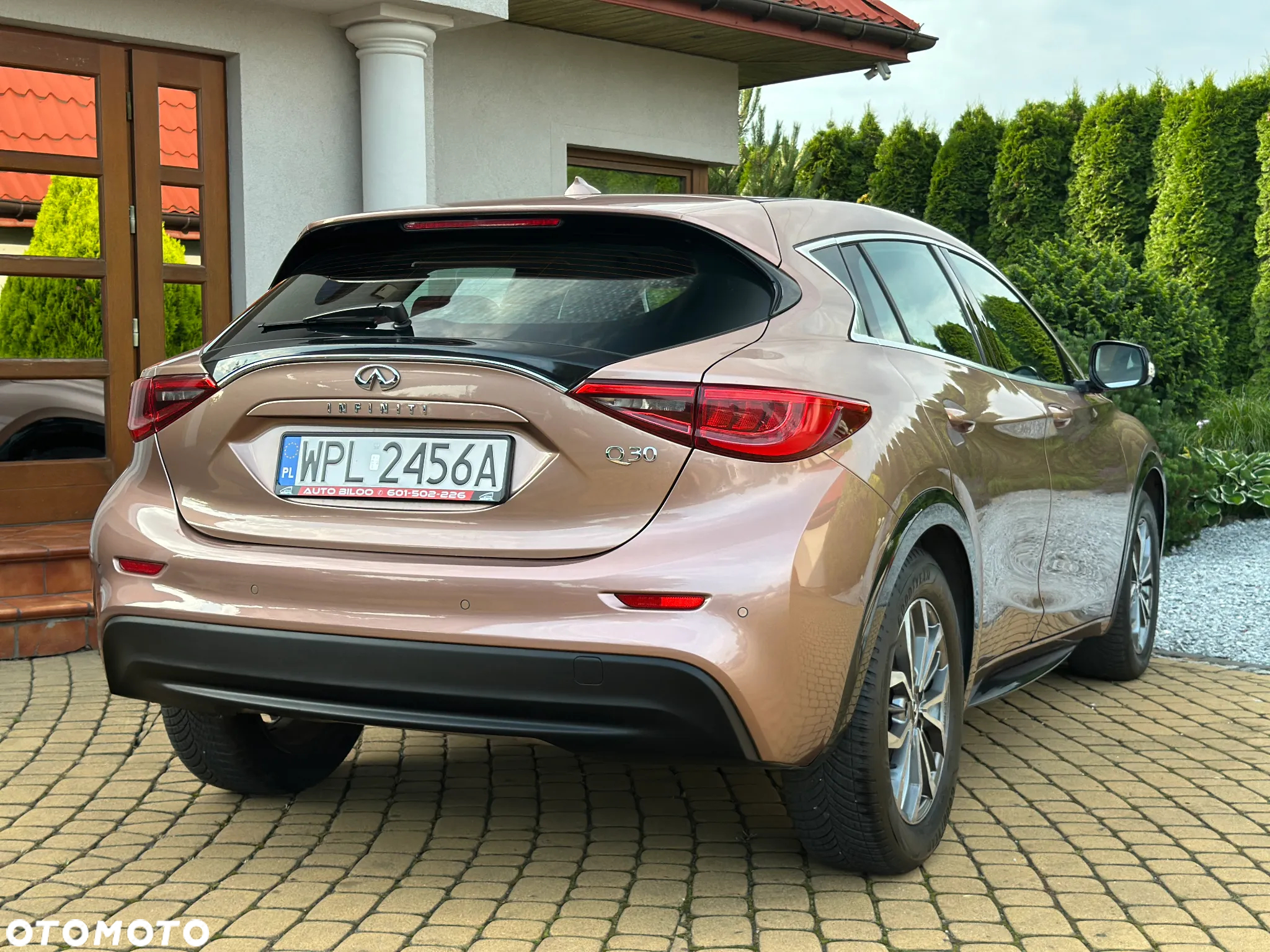 Infiniti Q30 1.5d Premium Tech Cafe Teak - 28