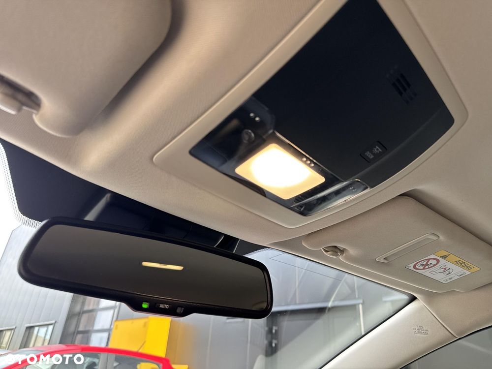 Lexus NX 300h F Impression AWD - 28