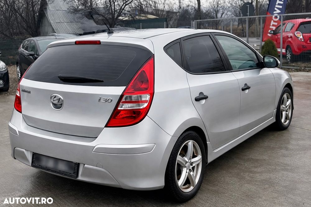 Hyundai i30 1.6 CRDI blue Classic - 5