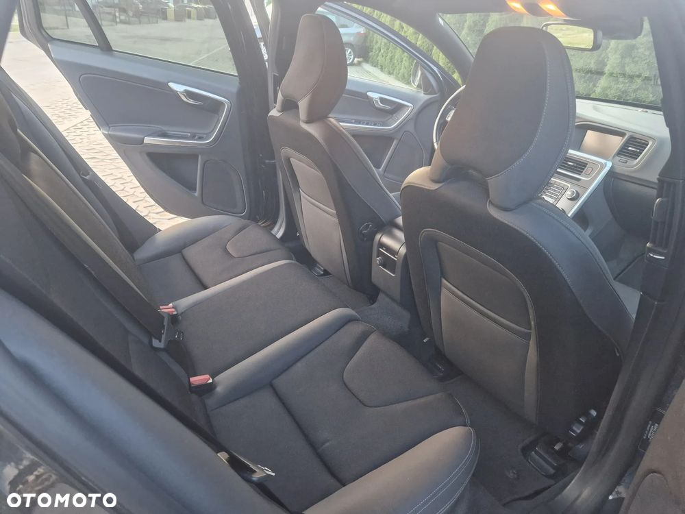 Volvo V60 D3 Momentum - 11