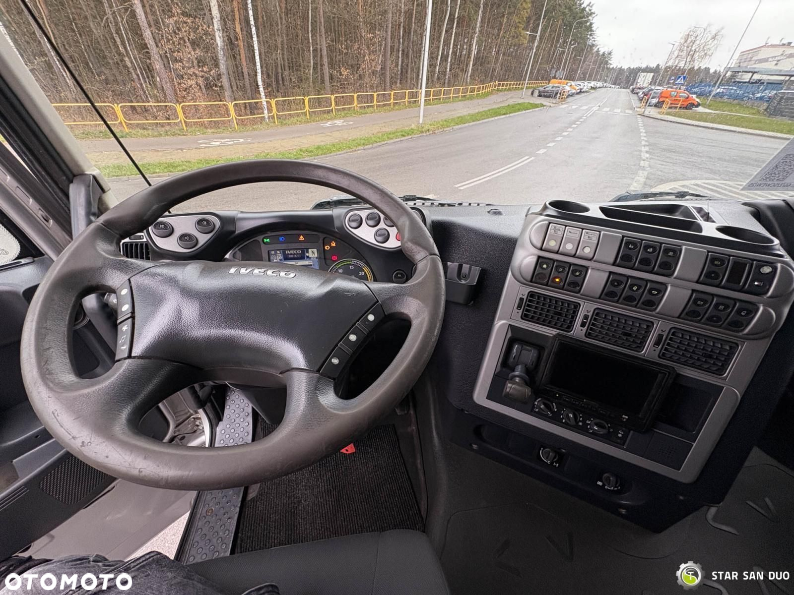 Iveco STRALIS AS320S50Y 8x2 HMF 8520-0K6 FLY JIB HDS Żuraw Wciągarka - 16