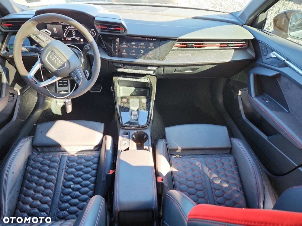 Audi RS3 Limousine - 8