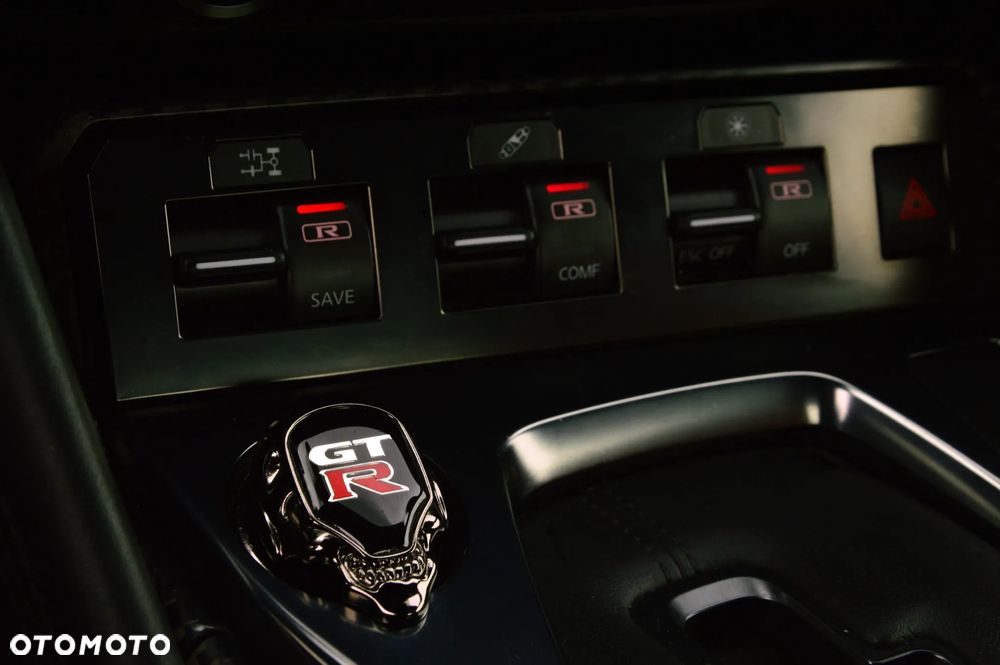 Nissan GT-R Prestige - 33