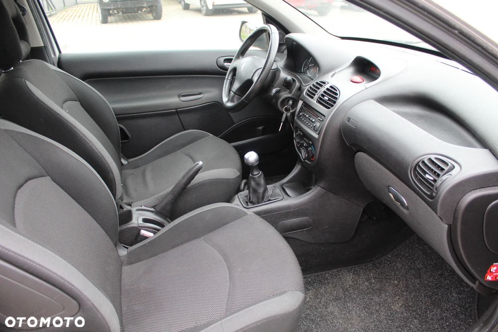 Peugeot 206 75 JBL - 12