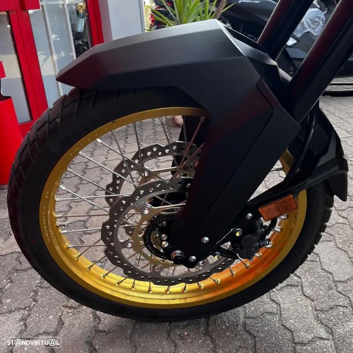 Honda Transalp 750 - 6