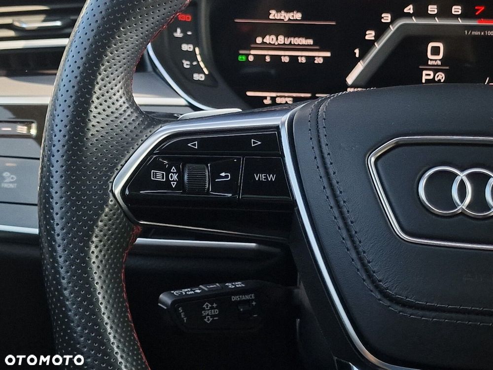 Audi S8 - 32
