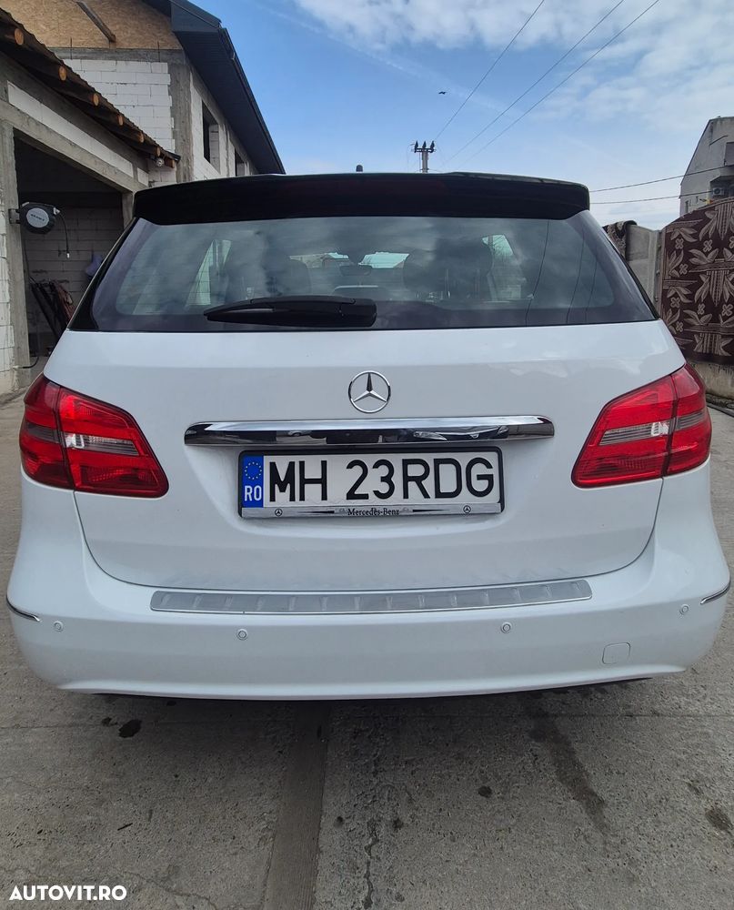 Mercedes-Benz B 180 - 8