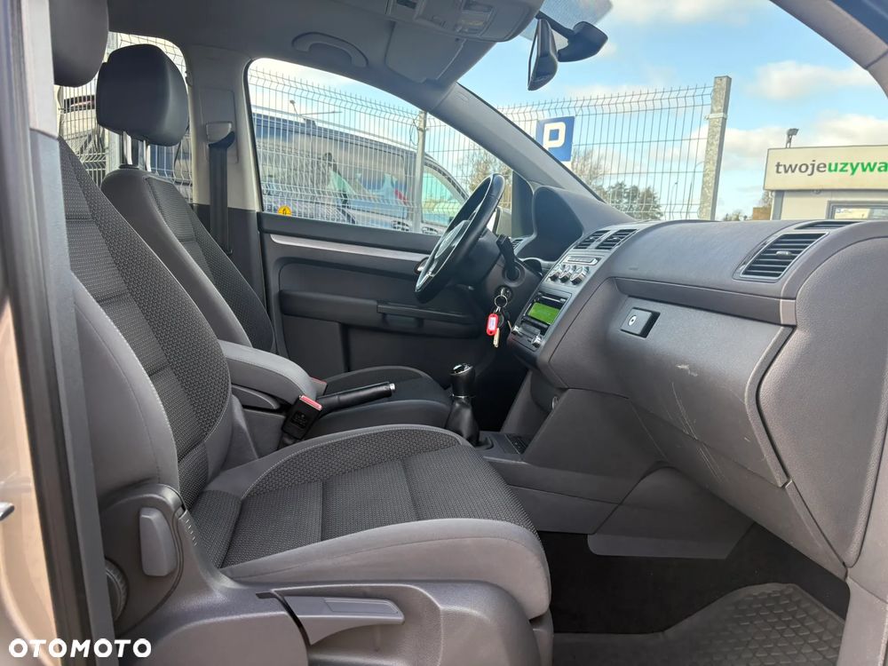 Volkswagen Touran 1.6 TDI DPF Comfortline - 23