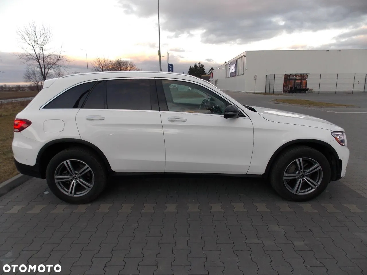 Mercedes-Benz GLC 300 4Matic 9G-TRONIC AMG Line Plus - 5