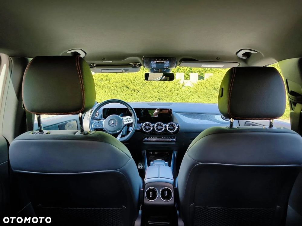 Mercedes-Benz GLA 180 AMG Line - 15