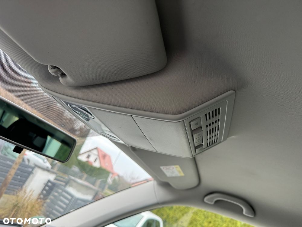 Volkswagen Caravelle 2.0 TDI L2 Comfortline DSG - 16