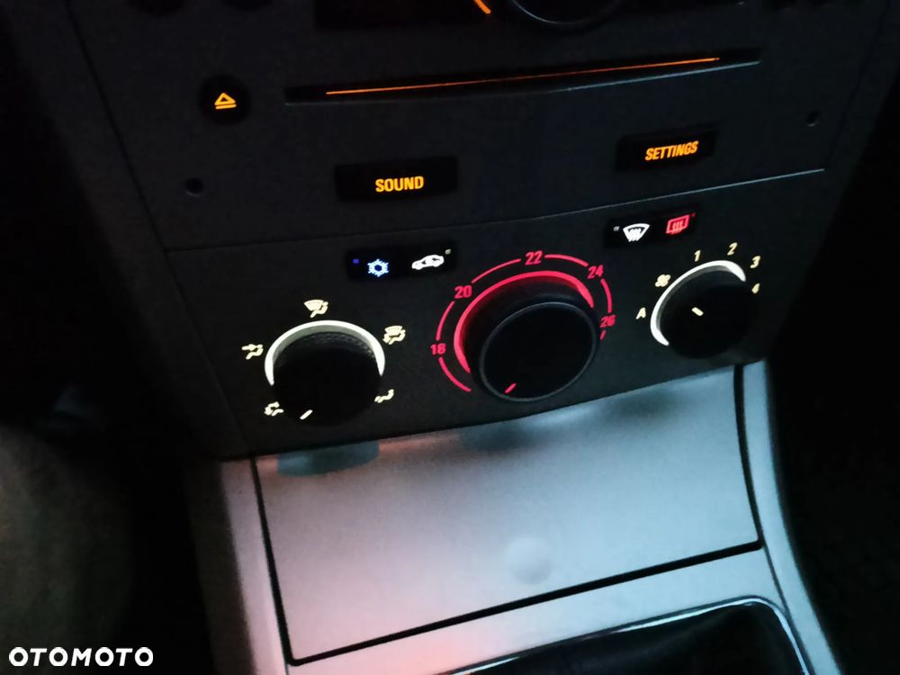 Opel Astra 1.8 Cosmo - 32